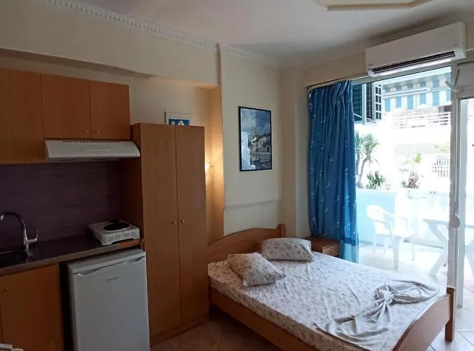 Cosmos Aparthotel Olympiakí Aktí